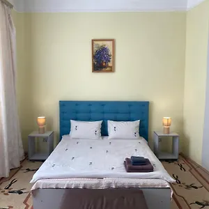 Den On Rynok Square Львов
